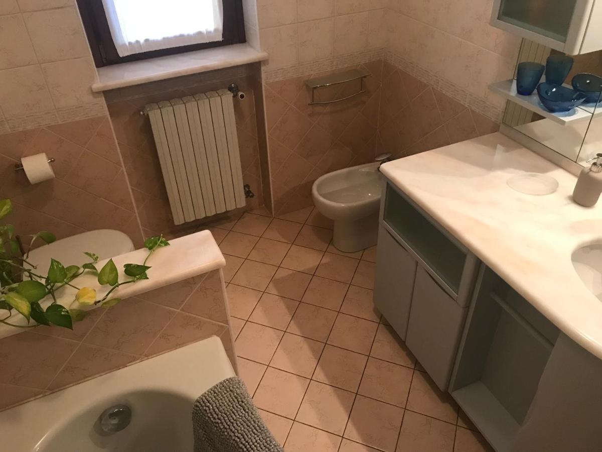 La Casa Del Melograno Apartment อัลบา ภายนอก รูปภาพ