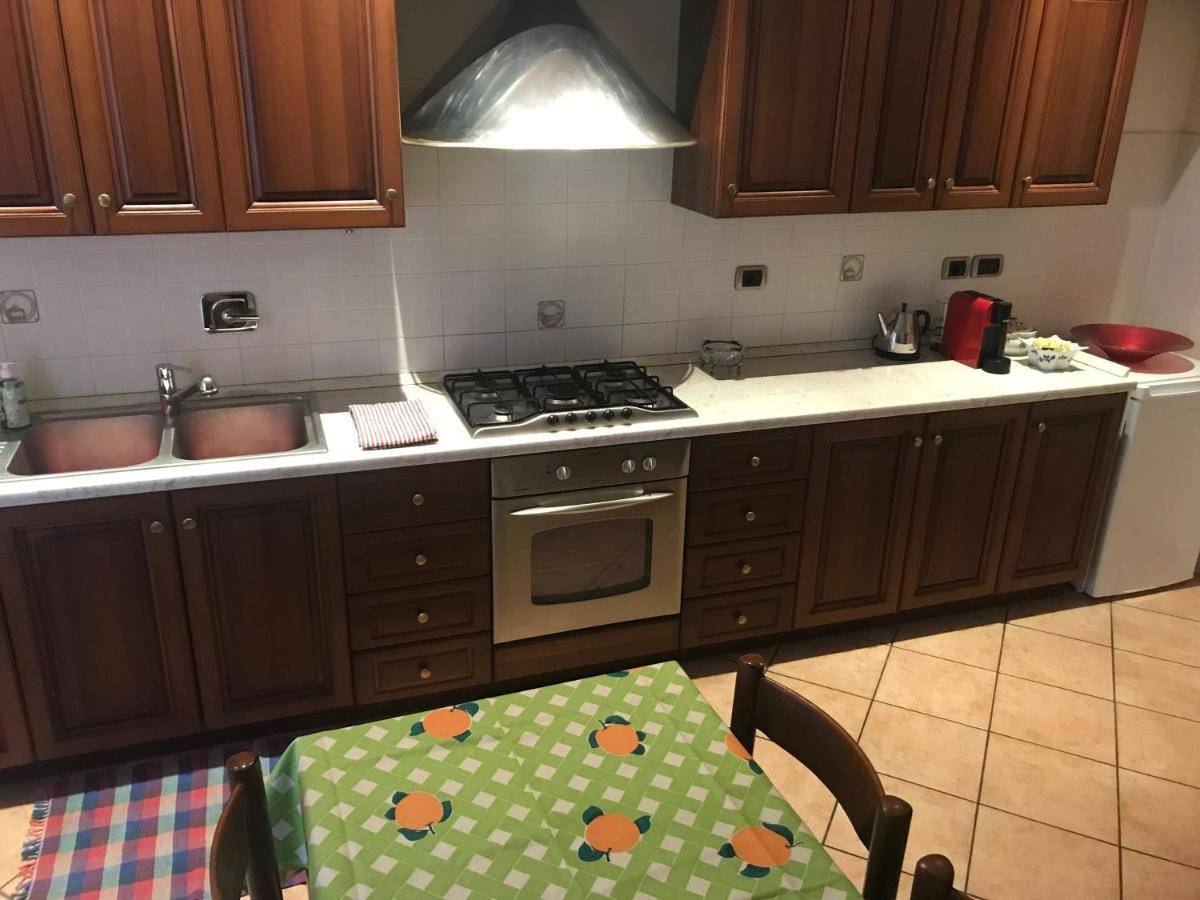 La Casa Del Melograno Apartment อัลบา ภายนอก รูปภาพ