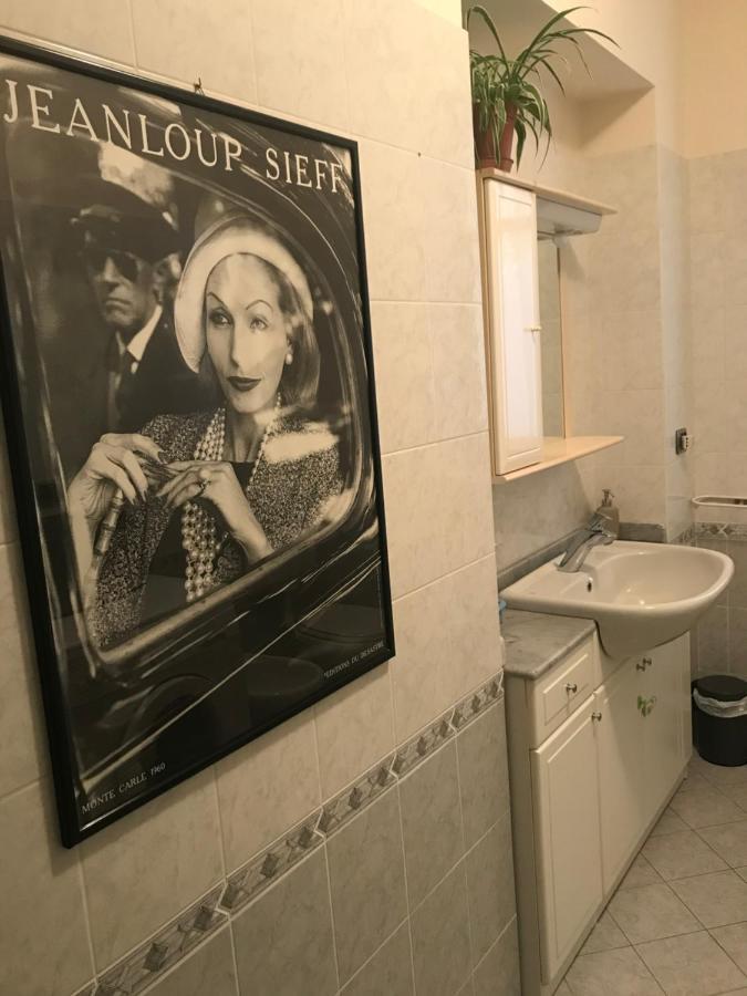 La Casa Del Melograno Apartment อัลบา ภายนอก รูปภาพ