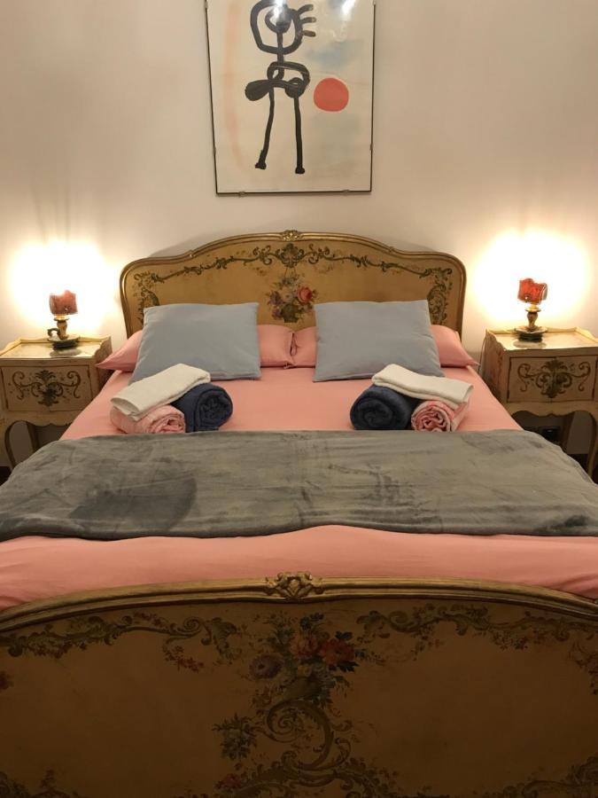 La Casa Del Melograno Apartment อัลบา ภายนอก รูปภาพ