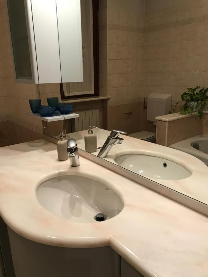 La Casa Del Melograno Apartment อัลบา ภายนอก รูปภาพ