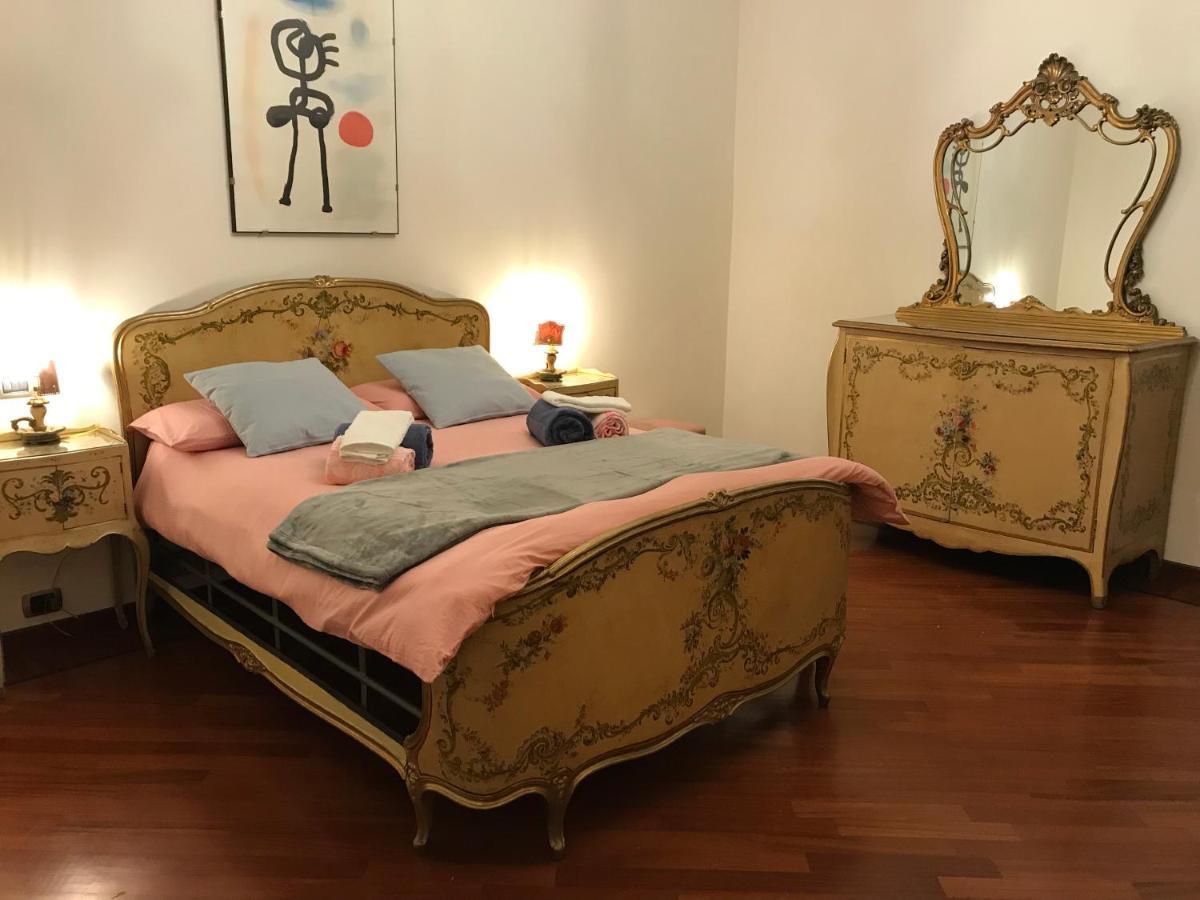 La Casa Del Melograno Apartment อัลบา ภายนอก รูปภาพ