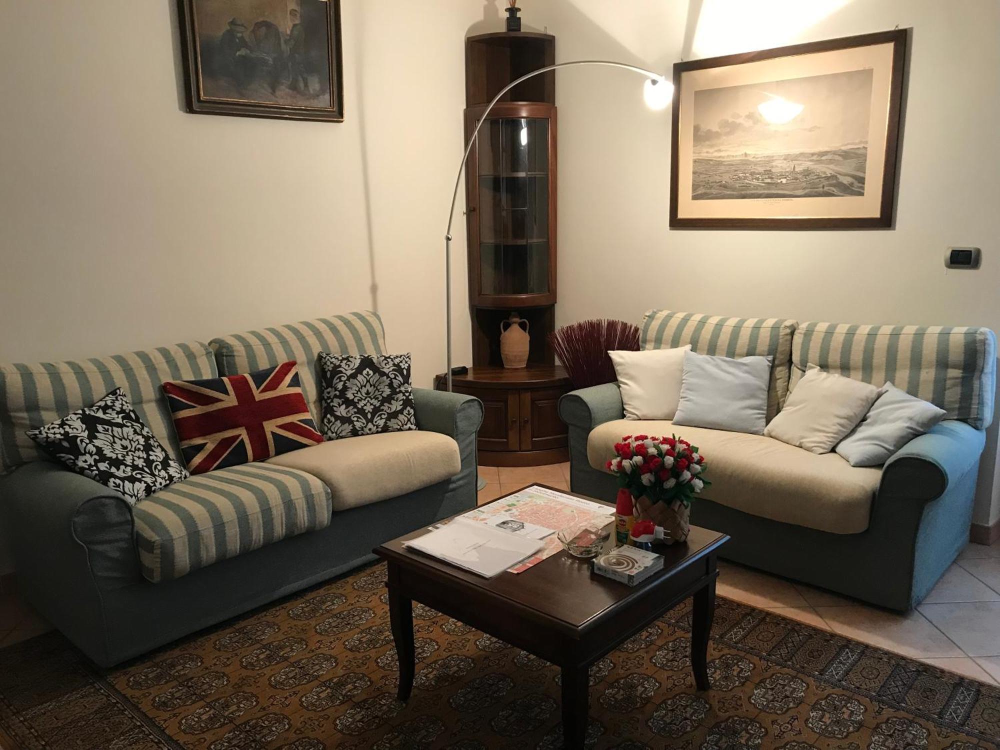 La Casa Del Melograno Apartment อัลบา ภายนอก รูปภาพ