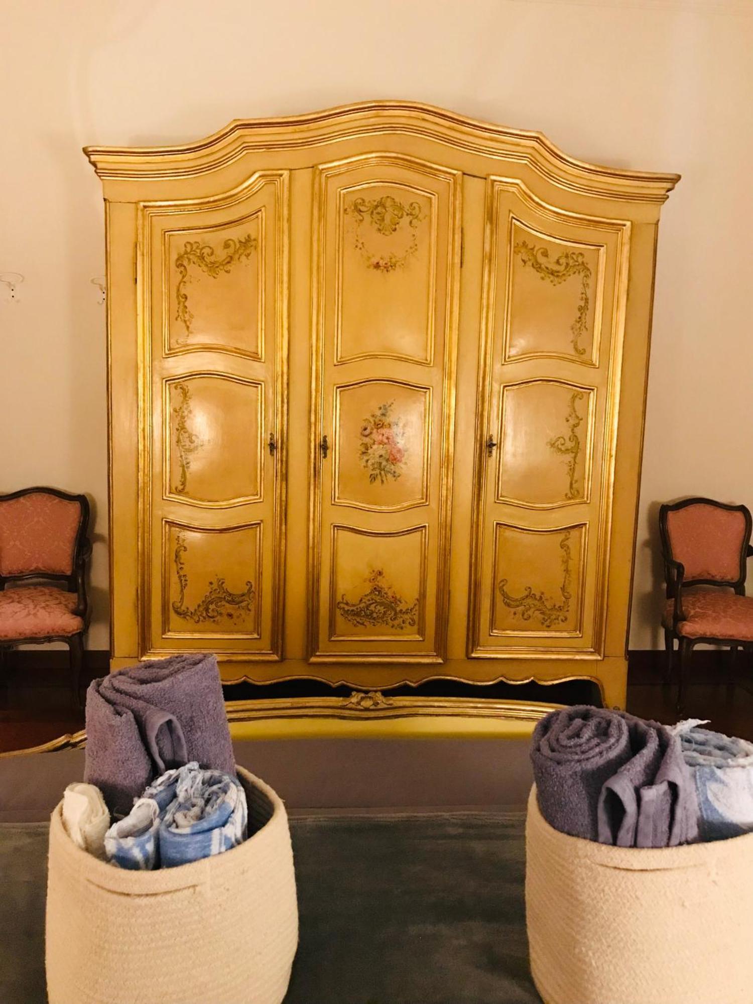La Casa Del Melograno Apartment อัลบา ภายนอก รูปภาพ